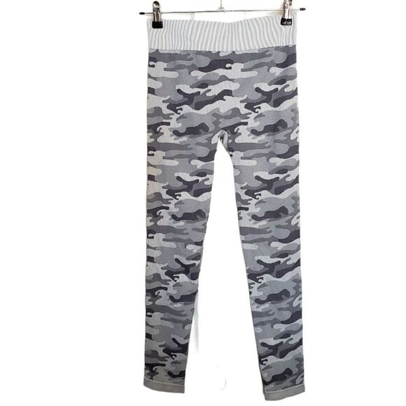 Xersion Lounge Fitted Leggings Grey & White Camo - Picture 1 of 8